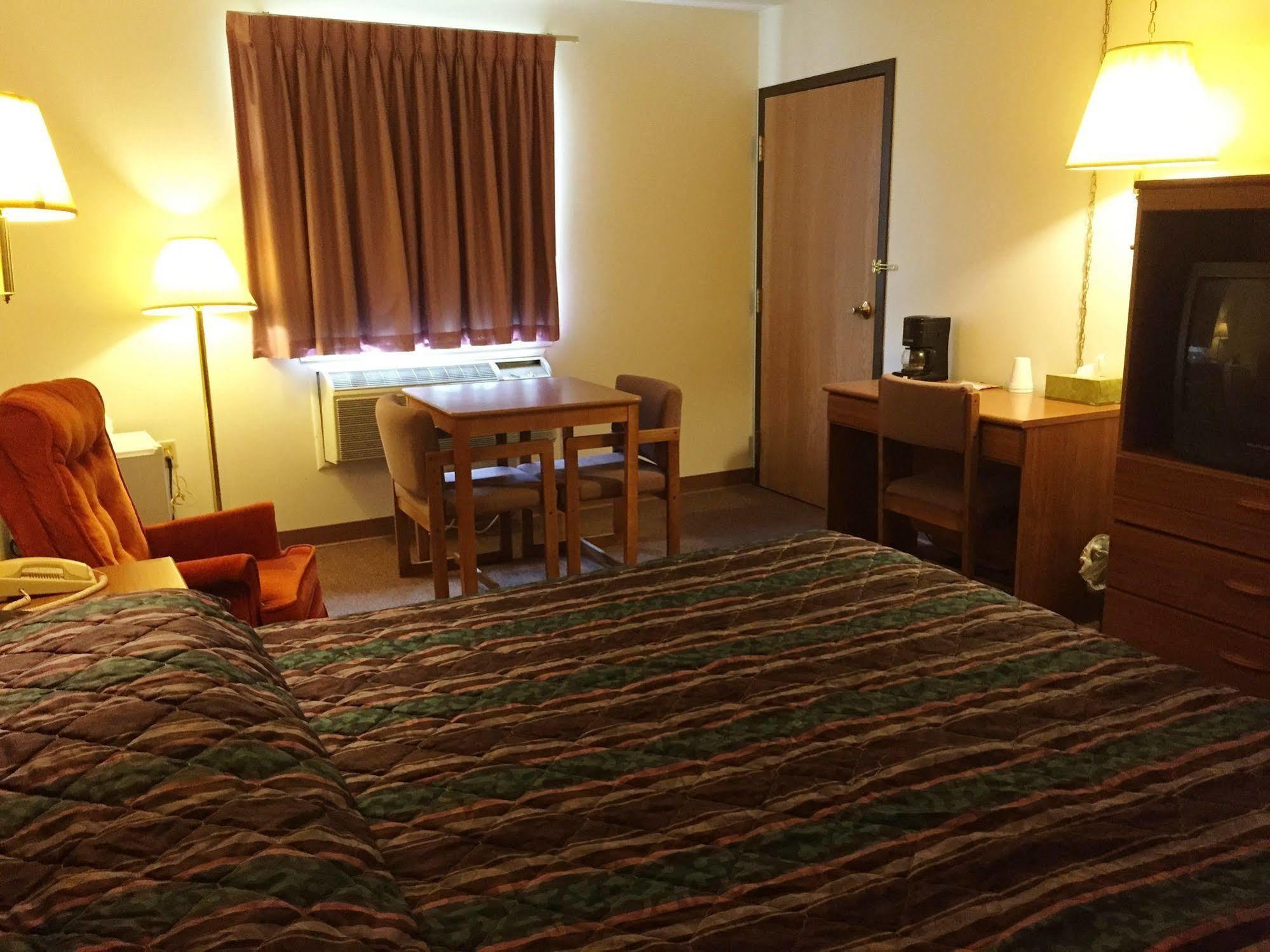 Coronado Motel & Rv Park Lindsborg Ngoại thất bức ảnh