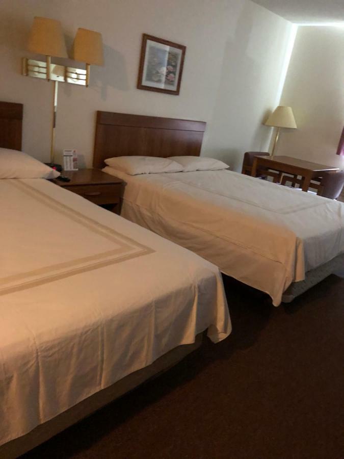 Coronado Motel & Rv Park Lindsborg Ngoại thất bức ảnh